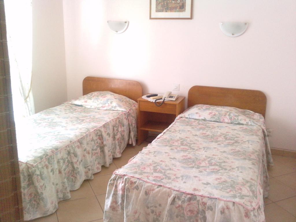 Residencial Nosso Paraiso Quarteira Δωμάτιο φωτογραφία