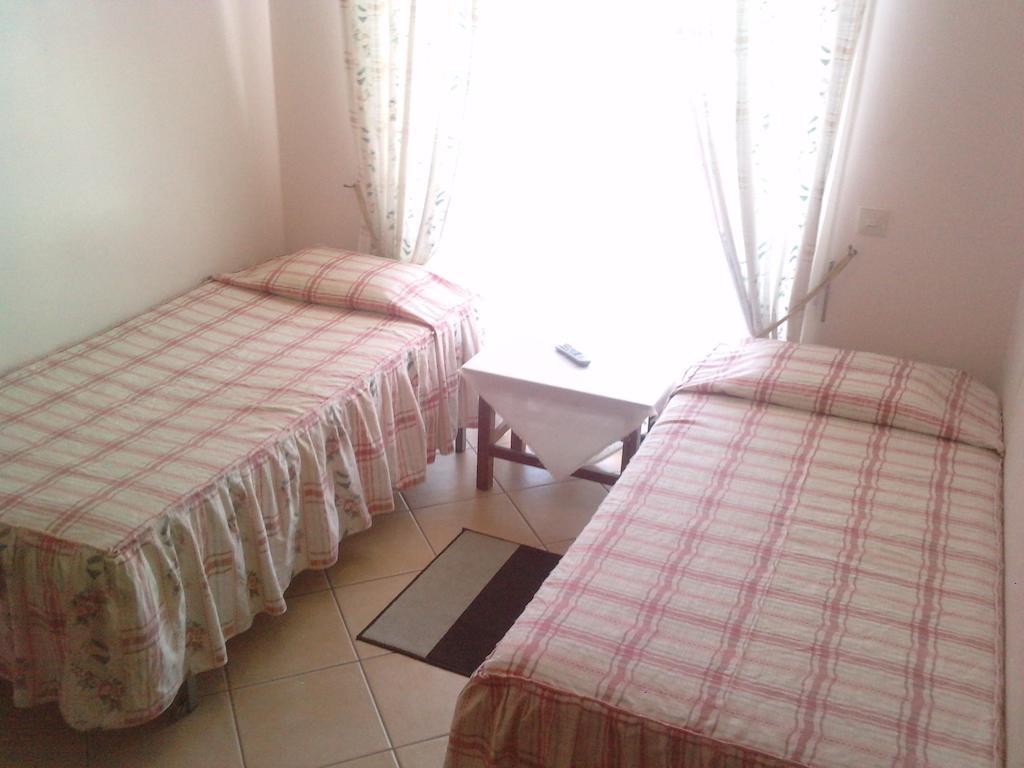Residencial Nosso Paraiso Quarteira Δωμάτιο φωτογραφία